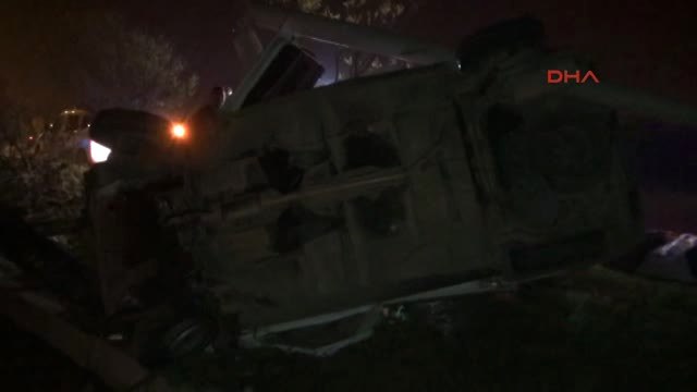 Kahramanmaraş Otomobil, Aydınlatma Direğine Çarptı 4 Yaralı