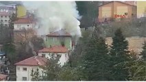Ankara Kızılcahamam'da Çıkan Yangında 2 Katlı Ev Kül Oldu
