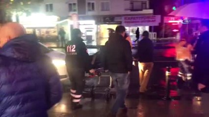 Maltepe'de Otomobil İşyerine Daldı: 2 Yaralı