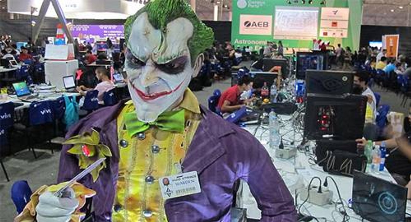 Case modding e construção de robôs dão show à parte na Campus Party 2012