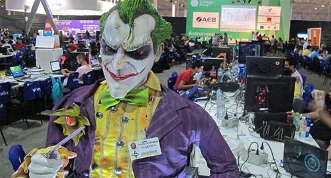 Case modding e construção de robôs dão show à parte na Campus Party 2012