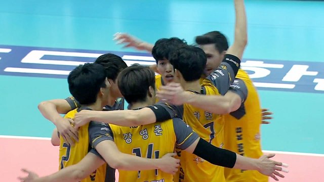 KB손해보험, 강서브 앞세워 3연패 탈출 / YTN