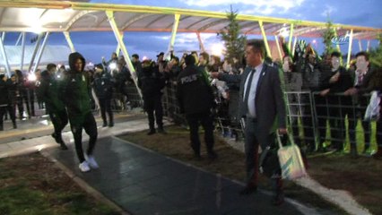 Beşiktaş kafilesine coşkulu karşılama