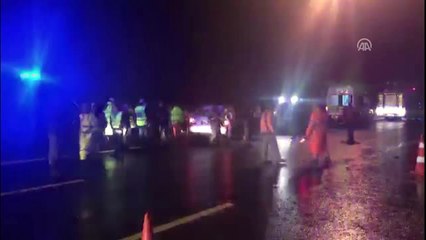 Germencik'te Otomobil Kamyona Çarptı: 3 Ölü, 1 Yaralı