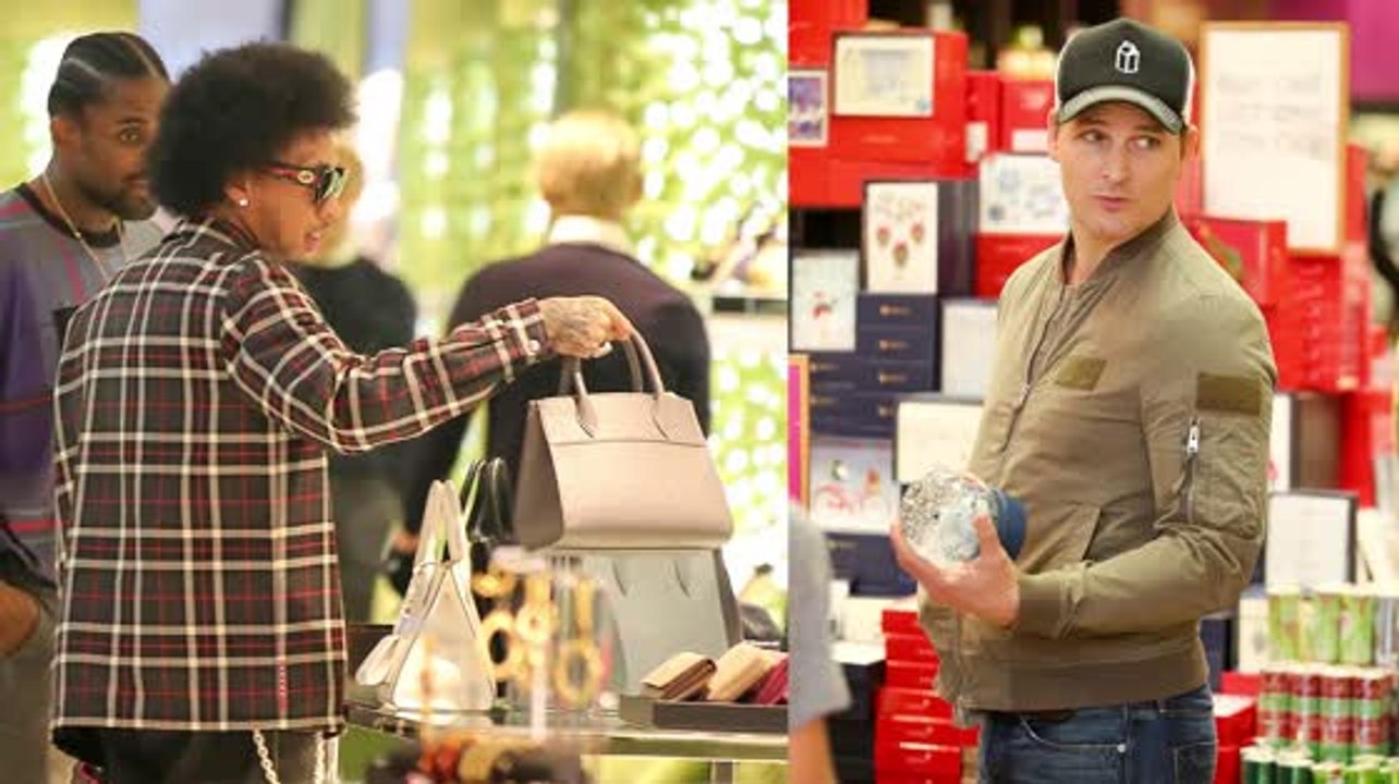 Celebrities Go Last Minute Christmas Shopping
