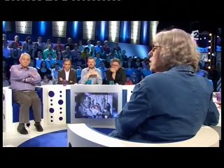 Anémone critique Johnny Hallyday  _Il n'était qu'un pantin médiatique_ par letribunaldunet - Dailymotion