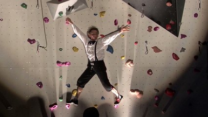 Service à tous les étages par la Compagnie Lézards Bleus