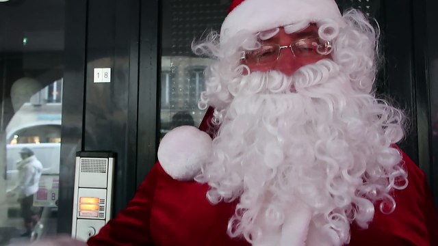 Le père Noël souhaite un joyeux réveillon depuis Remiremont