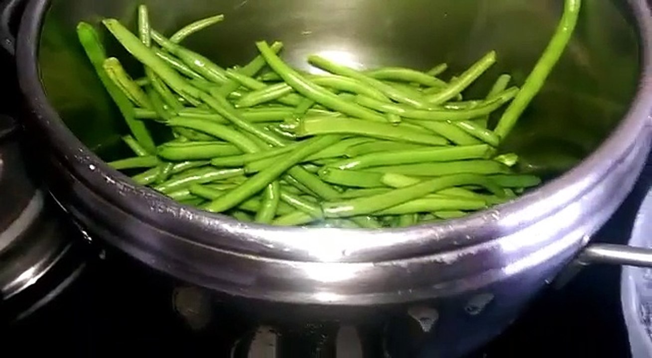 اكلة في دقائق -سلاطة اللوبيا الخضراء بالزبدة مع سر الحفاظ على لونها الاخضر الزاهي مع عائشة-e61sbPXe4oU