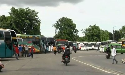 Imbas Macet Tol Cikampek, Ratusan Penumpang Bus Telantar