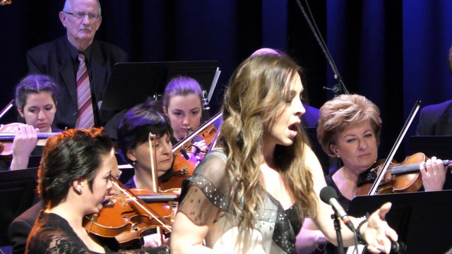 Szekeres Adrien & Kecskeméti Szimfonikus Zenekar - Ave Maria (4K Kecskemét 2017-12-20)