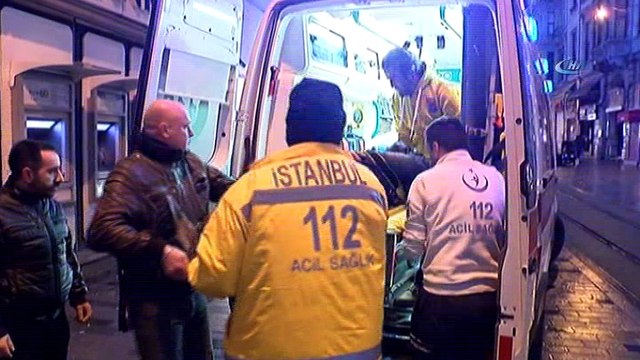 İstiklal Caddesi'nde hareketli dakikalar... Hesaba itiraz etti eğlence mekanına ateş açtı