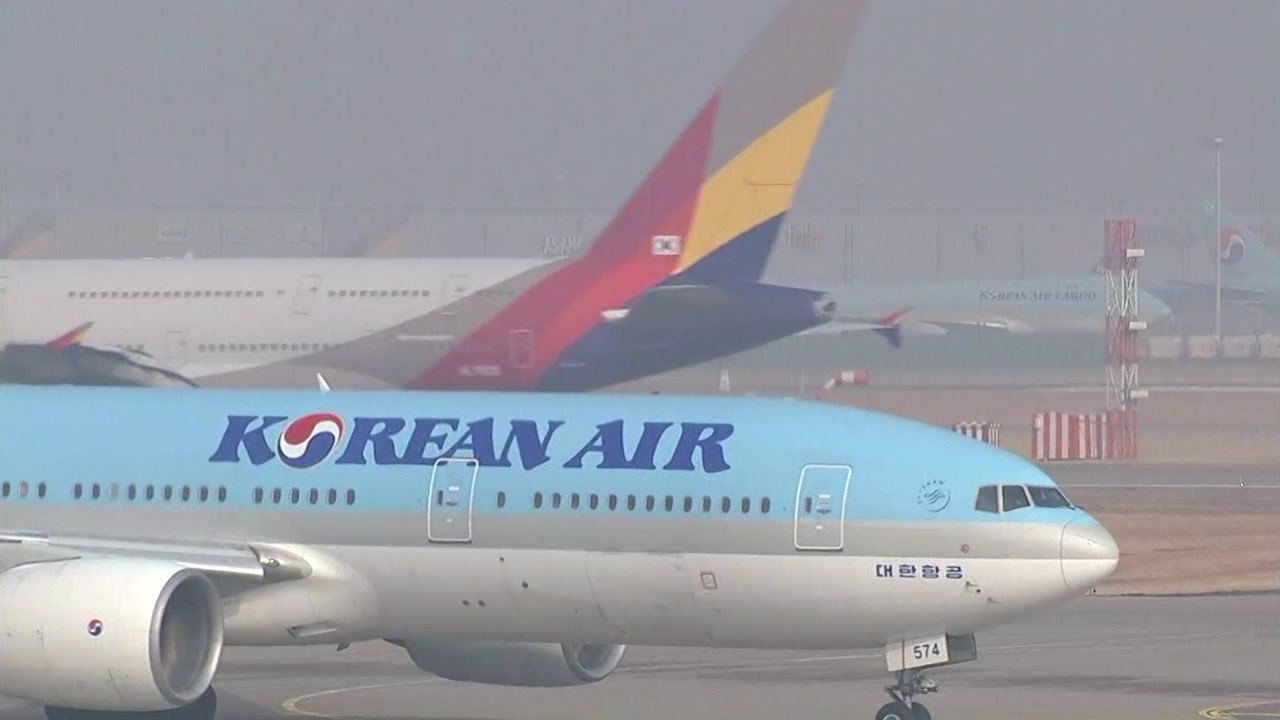 안개로 항공기 무더기 지연...영종대교 서행 / YTN