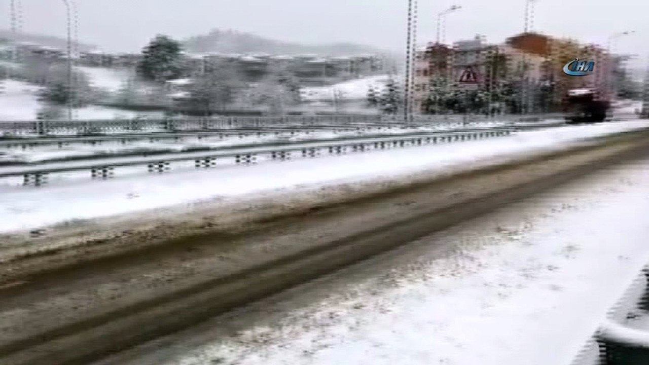 Bozüyük’te kar yağışı etkili oldu