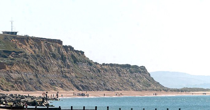 Plajdaki Çadırda 13 Yaşındaki Erkek Çocuk ile İlişkiye Giren Kadın 5 Yıl Hapis Cezası Aldı