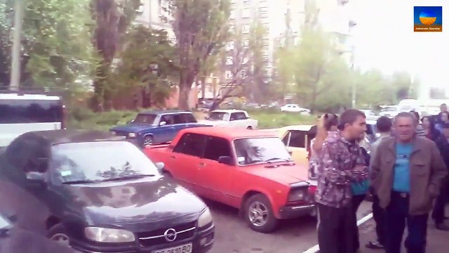 Стаханов, Луганская обл. 3 мая 2014 г. Человека линчевали за то что он украинец!