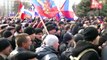 Россияне жестоко избили украинцев в Луганске и захватили администрацию 09.03.201