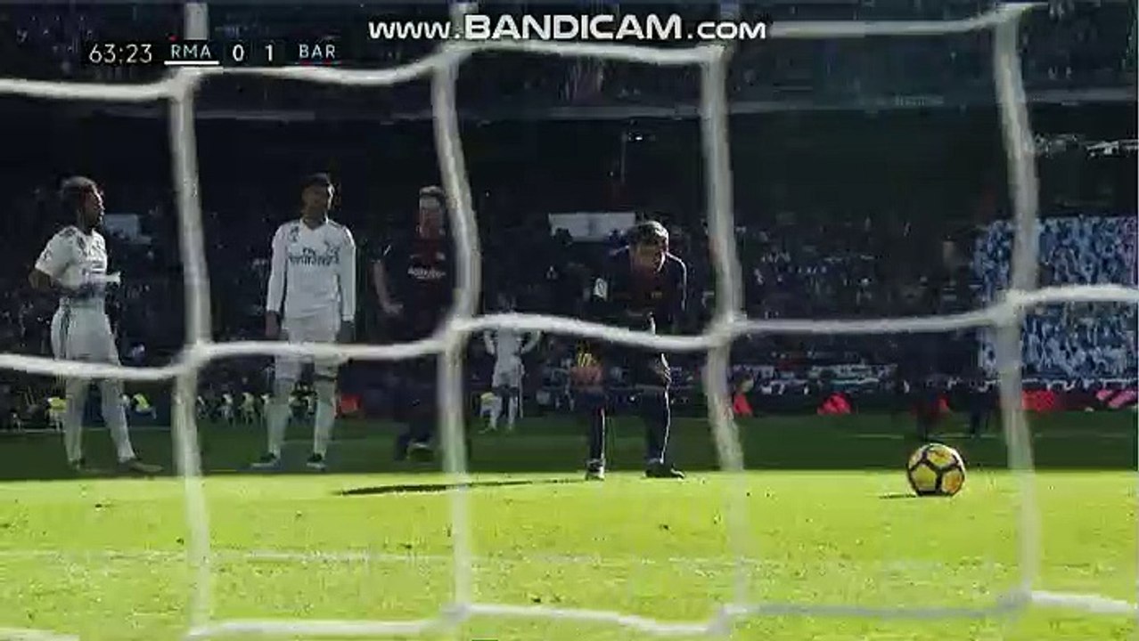Résumé Real Madrid 0-2 Barcelone but Lionel Messi Goal - 23.12.2017