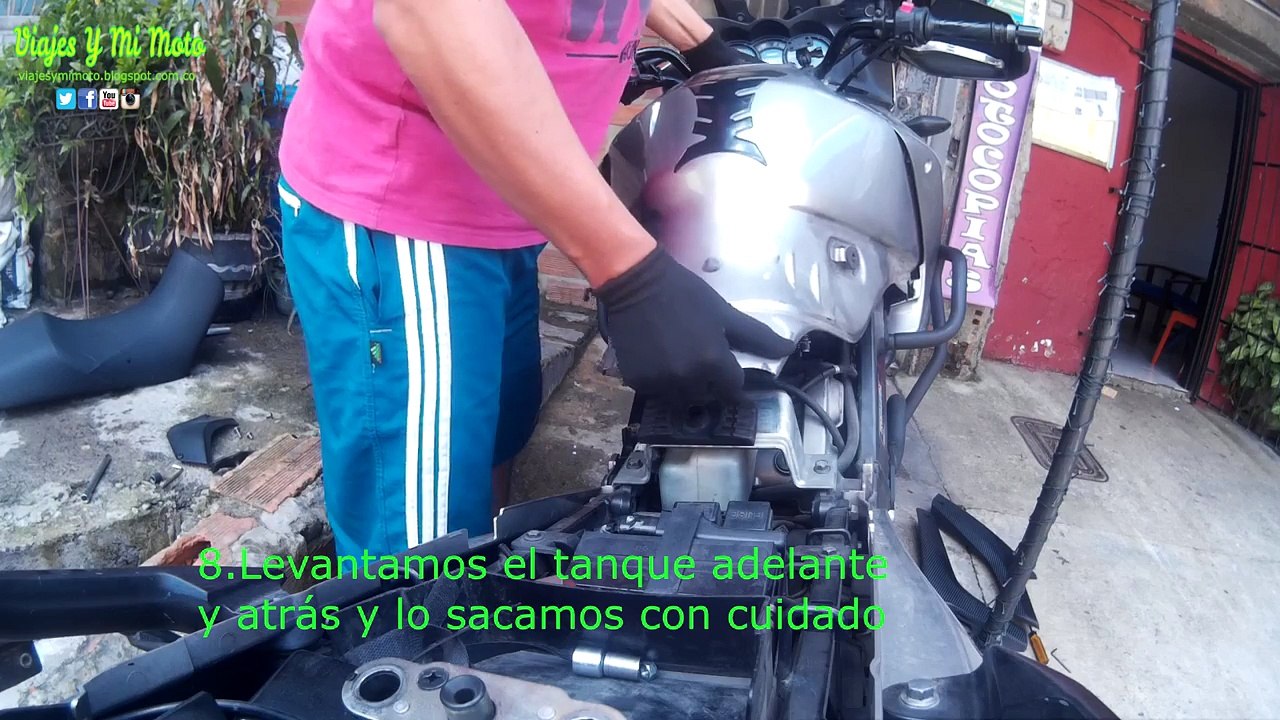 V Strom 650 CAMBIO Y MANTENIMIENTO O LIMPIEZA DE FILTRO DE AIRE KN Air Filter