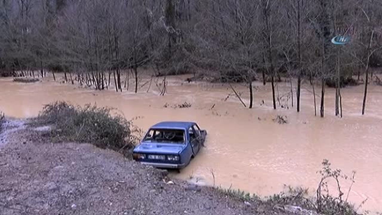 Şile'de Pot Deresi Taştı, Köyleri Su Bastı
