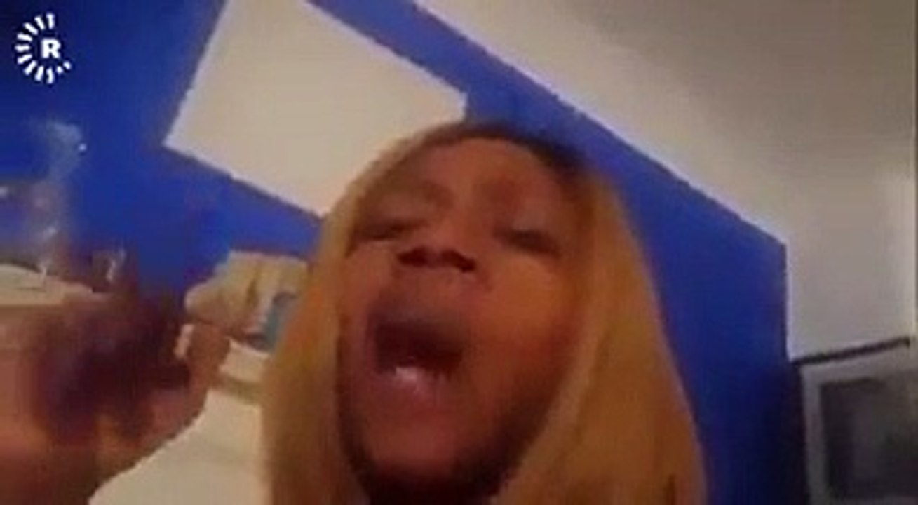 Şemmame parçasını zenci söylüyor