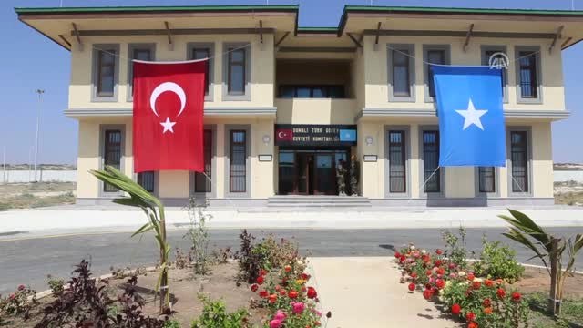 Mogadişu'daki Türk Askeri Eğitim Merkezi İlk Mezunlarını Verdi