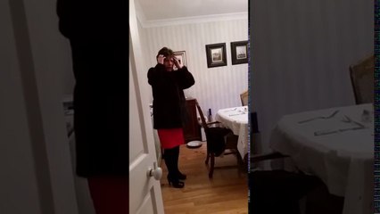 Une maman croit que le chien a mangé le jambon de Noël