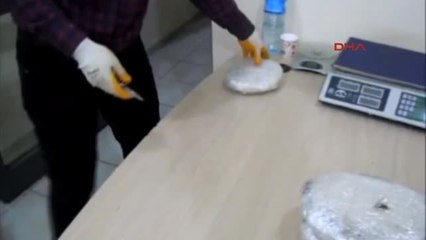 Diyarbakır Dini İçerikli Süs Eşyalarının Arasından Esrar Çıktı