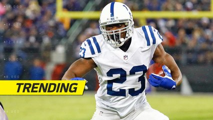 Frank Gore catches screen pass, then goes aerial for 14-yard TD