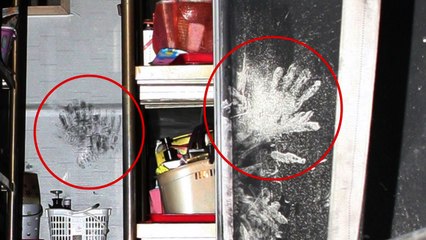 화재 현장에서 생사 가른 비상구...손자국만 선명 / YTN