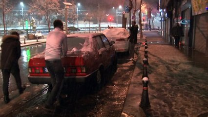 Konya'da kar yağışı kenti beyaza bürüdü