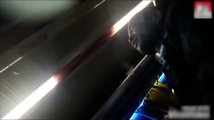 Thiếu nữ giả vờ ngủ để bị sàm sỡ nhằm tố cáo tên biến thái trên xe