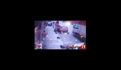 Bonzai kullanan kamyon şoförü bir araca çarpıp kuyumcuya daldı