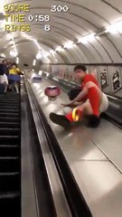 montagne version SONIC du mec qui glisse dans l'escalator
