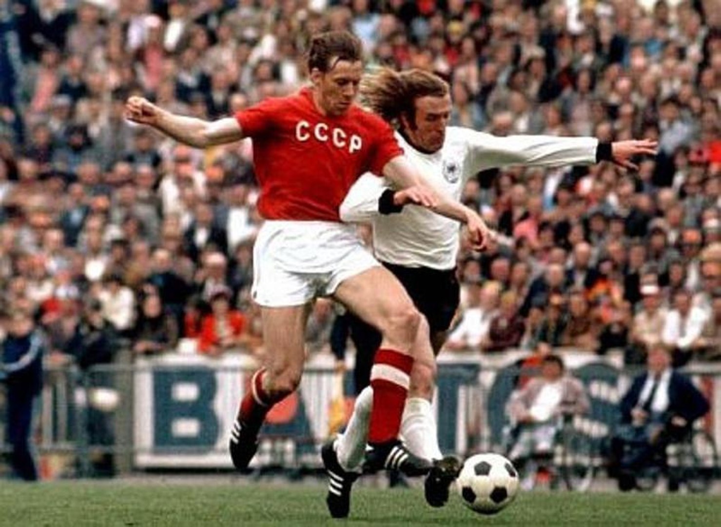 Günter Netzer vs USSR. 1972 Euros final. All touches & actions