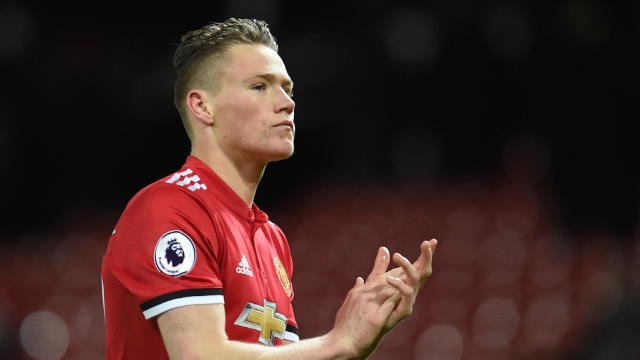 Mourinho singles out surprise Man United player for praise after Leicester draw