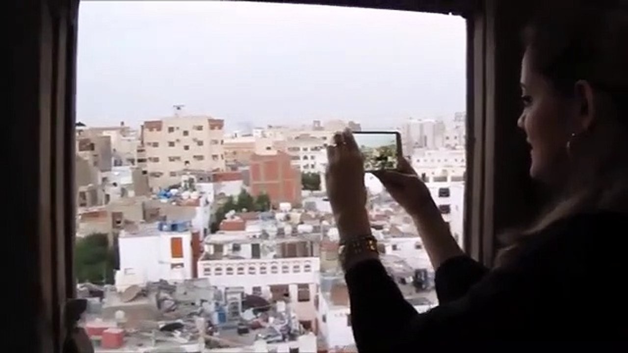 İlk defa ezan sesi duyan kadın, gözyaşlarına hakim olamadı