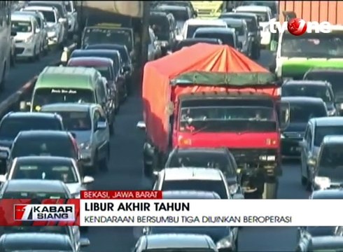 Ruas Tol Jakarta Arah Cikampek Padat Jelang Natal