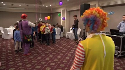 Lösemili Çocuklar Yılbaşı Partisinde Eğlendi