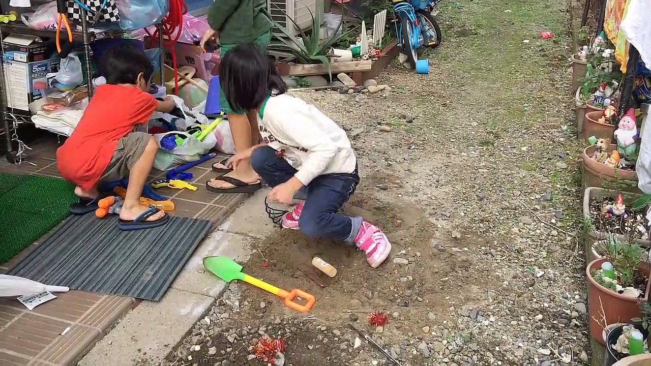 友達と遊んで 宝物を探している- playing with my friends- looking for treasure-