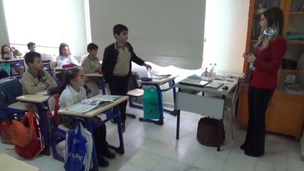 Ayşegül Öğretmen, Dersleri Rap Müzik ve Tiyatro ile Eğlenceli Hale Getiriyor