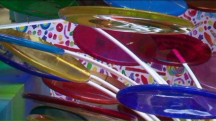 New Glasses Help Color Blind Man See Christmas Colors, Son`s Blue Eyes