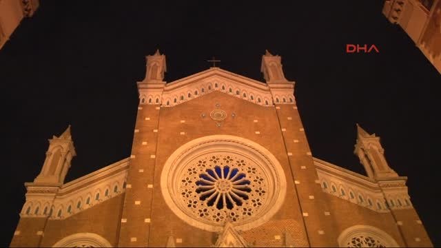 Saint Antuan Kilisesi'nde Noel Ayini...