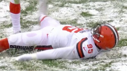 Myles Garrett celebrates sack by making a snow angel