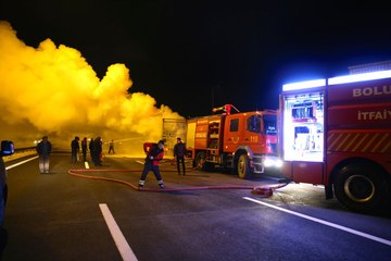 Bolu'da Mutfak Malzemesi Yüklü Tırda Yangın