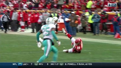Alex Smith connects with Orson Charles for a 35-yard gain