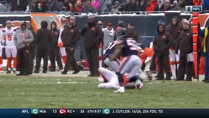 DeShone Kizer throws INT to Bryce Callahan on fourth-and-10 attempt