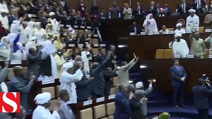 Cumhurbaşkanı Erdoğan Sudan Meclisi'nde tekbirler eşliğinde kürsüye çıktı