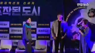 지창욱 '조작된 도시' Showcase Greeting (Ji Chang Wook, 심은경, 안재홍, 김상호, Fabricated City, 쇼케이스) [통통영상]-T7rCY8znC8A