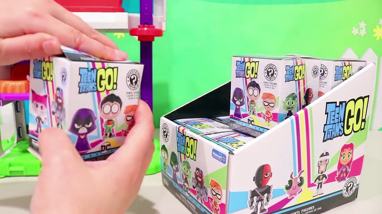 Juguetes sorpresa Mystery Minis Funko y cuartel de Teen Titans Go! - Super Juguetes BAM!